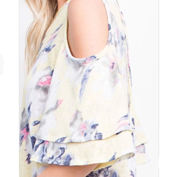 Pale yellow floral knit top - Picture 5 of 6